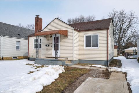 Photo of 1568 Oakwood Avenue, Columbus, OH 43207 (MLS # 226005102)