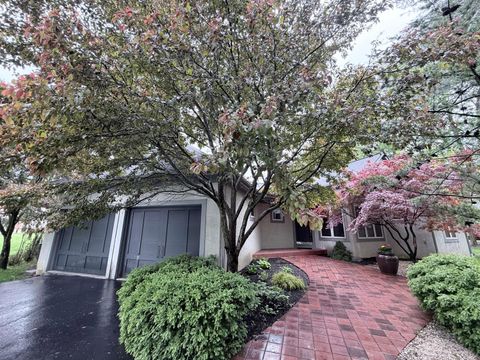 Photo of 52 Beech Ridge Drive, Powell, OH 43065 (MLS # 226014713)