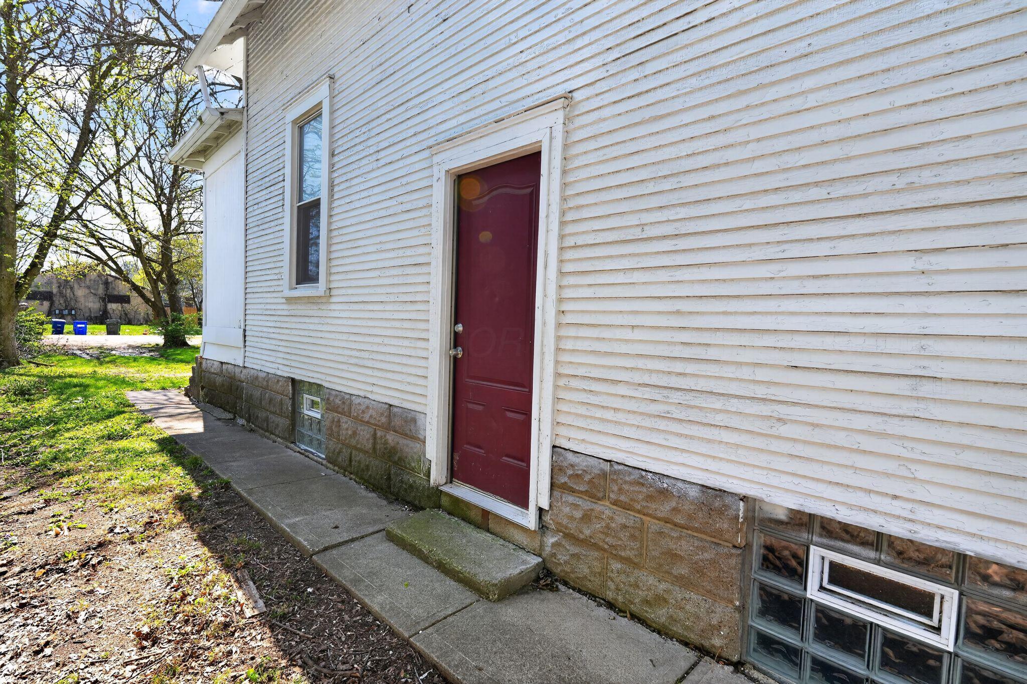 1589 Genessee Avenue