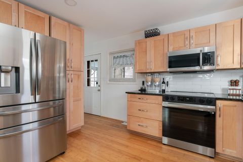 Tiny photo for 2698 Shrewsbury Road, Columbus, OH 43221 (MLS # 225044930)