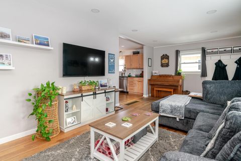 Tiny photo for 2698 Shrewsbury Road, Columbus, OH 43221 (MLS # 225044930)