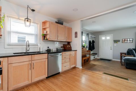 Tiny photo for 2698 Shrewsbury Road, Columbus, OH 43221 (MLS # 225044930)