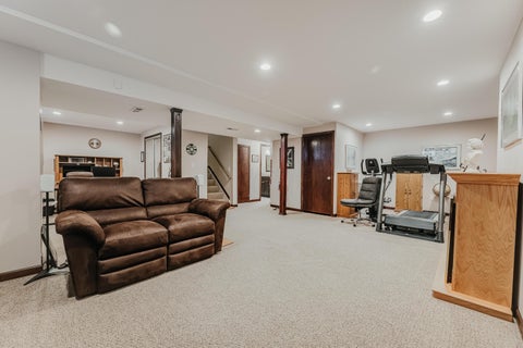 Tiny photo for 976 Karlslyle Drive, Columbus, OH 43228 (MLS # 226036009)