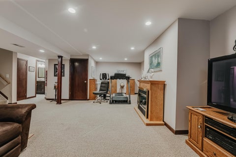 Tiny photo for 976 Karlslyle Drive, Columbus, OH 43228 (MLS # 226036009)