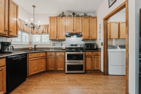 Tiny photo for 976 Karlslyle Drive, Columbus, OH 43228 (MLS # 226036009)