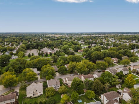Tiny photo for 976 Karlslyle Drive, Columbus, OH 43228 (MLS # 226036009)