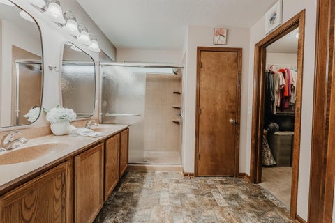 Tiny photo for 976 Karlslyle Drive, Columbus, OH 43228 (MLS # 226036009)