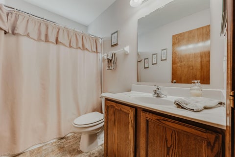 Tiny photo for 976 Karlslyle Drive, Columbus, OH 43228 (MLS # 226036009)