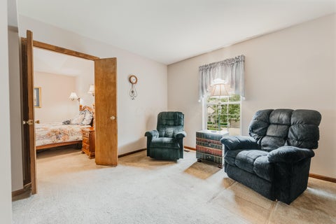 Tiny photo for 976 Karlslyle Drive, Columbus, OH 43228 (MLS # 226036009)