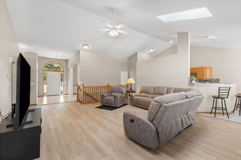Tiny photo for 6086 Hemingway Place, Westerville, OH 43082 (MLS # 225037178)