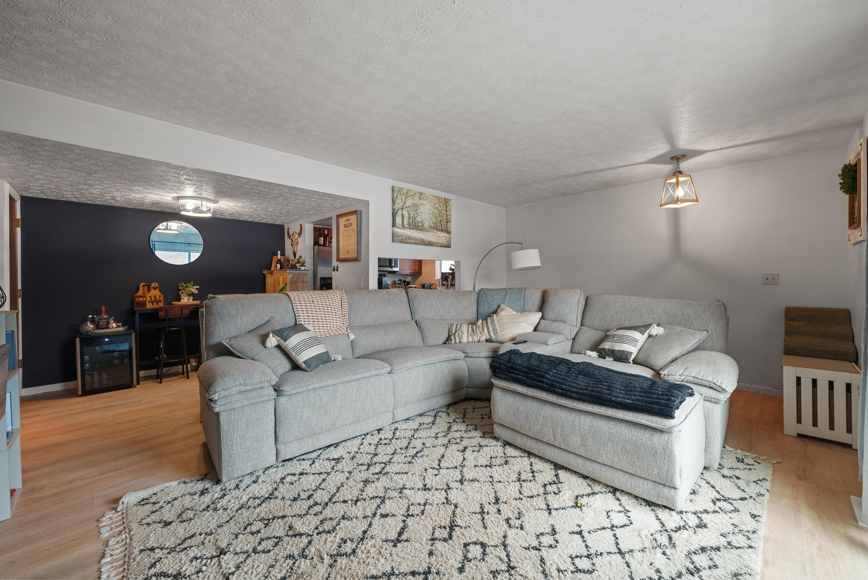 2424 Ravenel Drive, Columbus, Ohio image 8