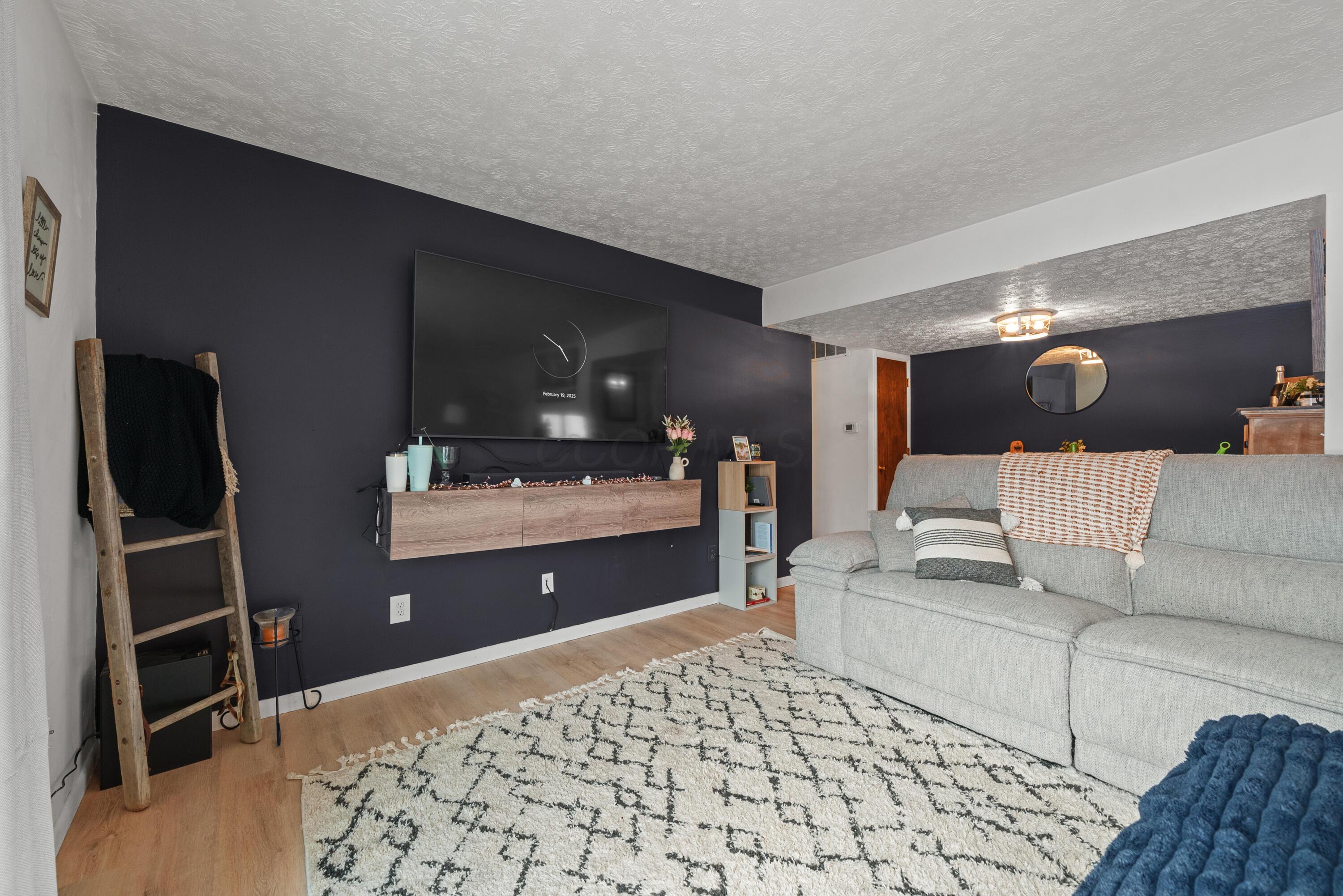 2424 Ravenel Drive, Columbus, Ohio image 7