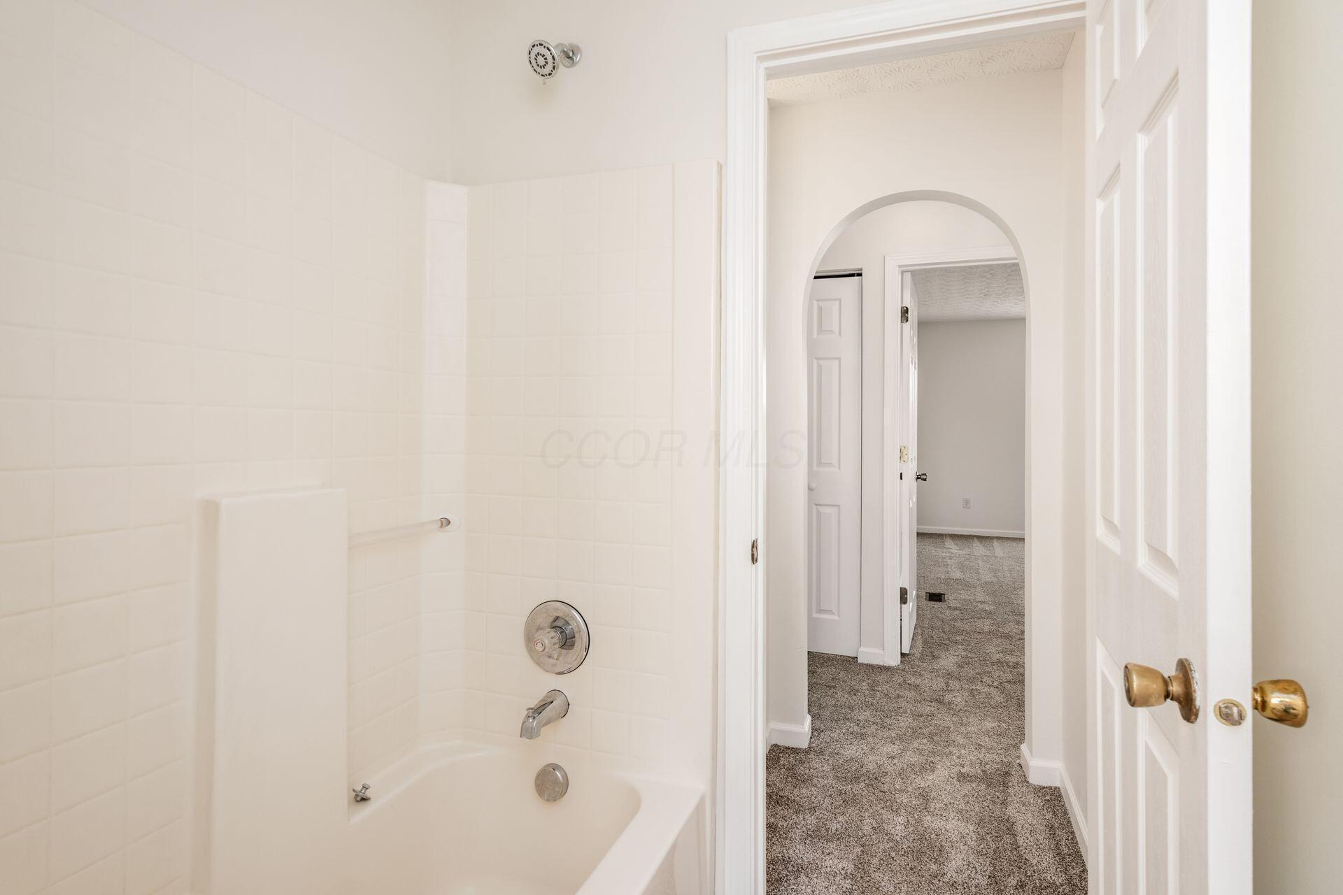 3242 Herr Drive, Groveport, Ohio image 27