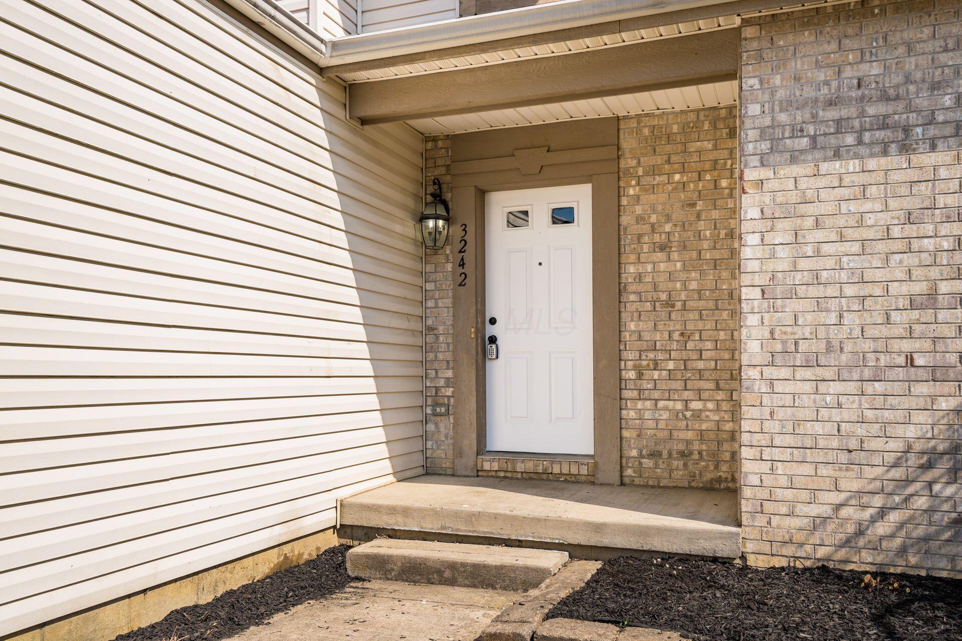 3242 Herr Drive, Groveport, Ohio image 5