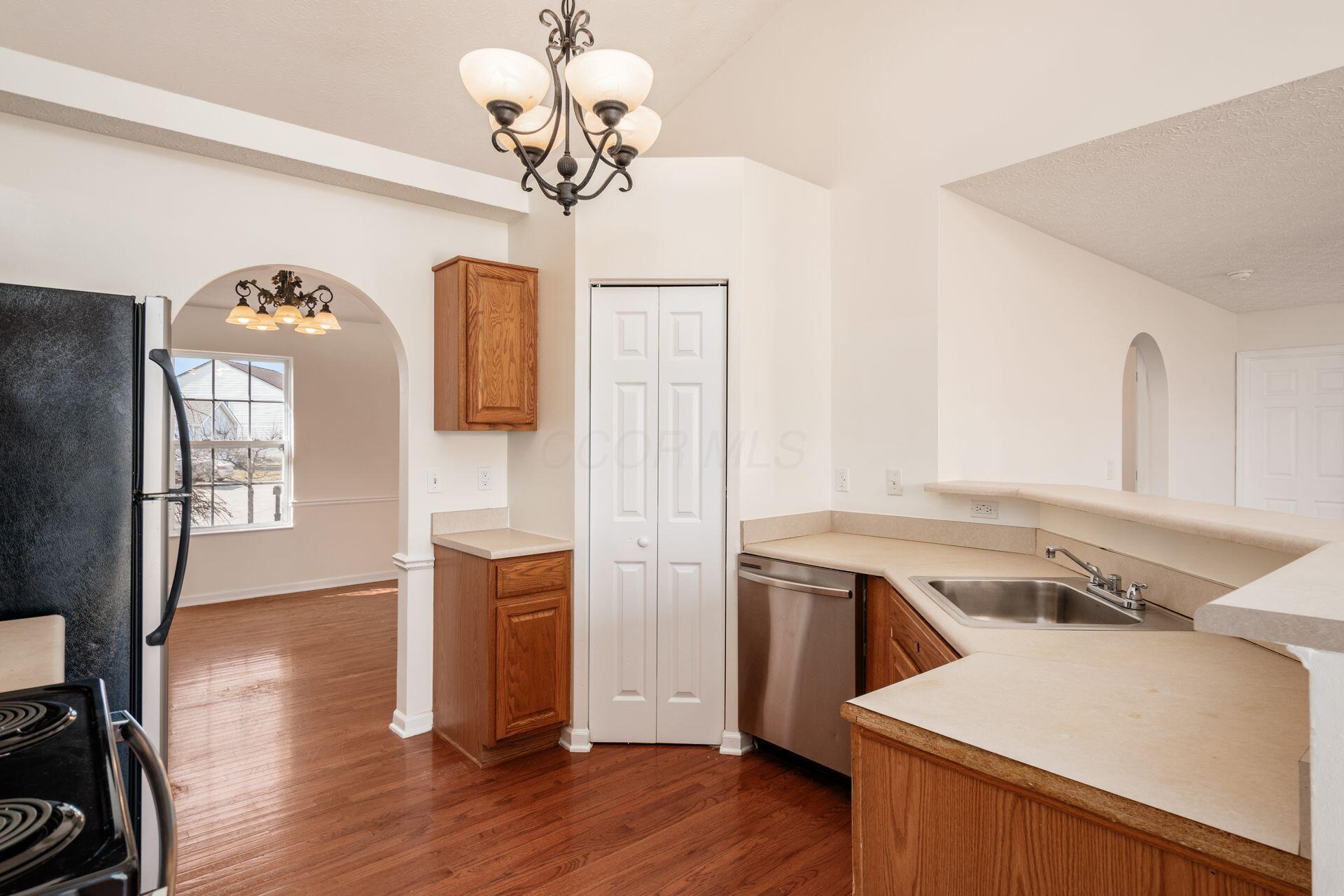 3242 Herr Drive, Groveport, Ohio image 15