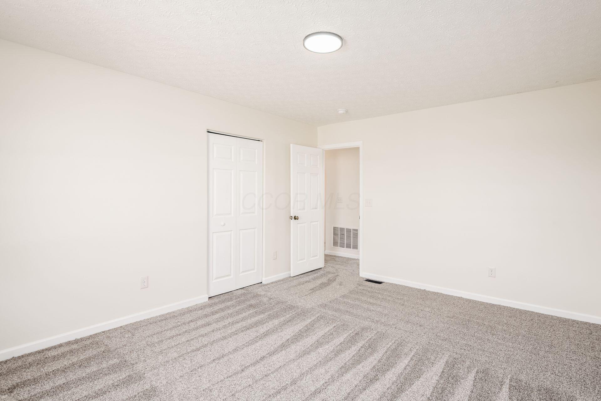 3242 Herr Drive, Groveport, Ohio image 35