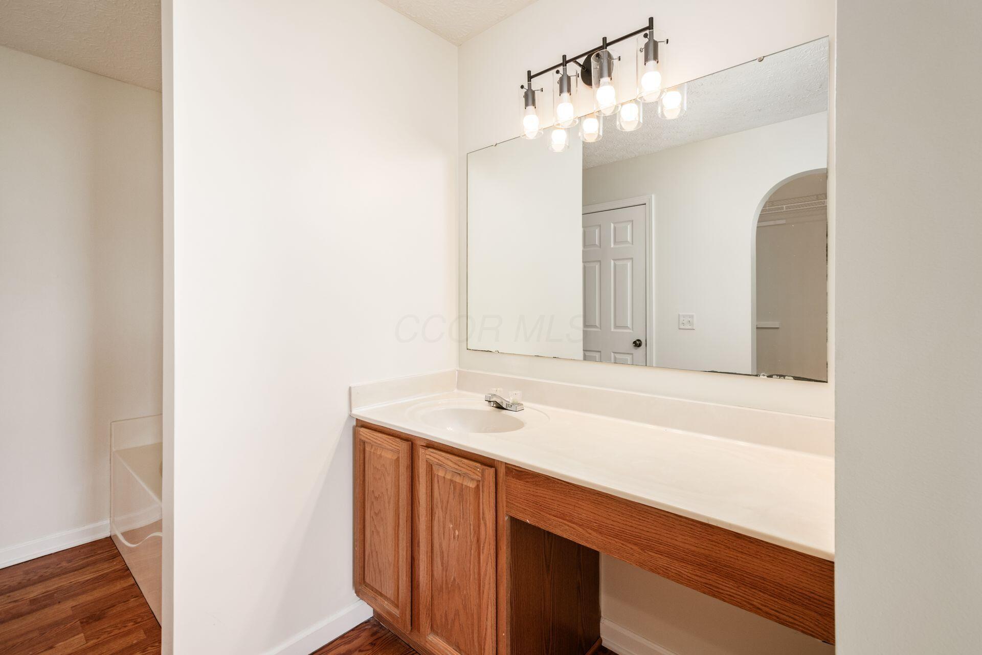 3242 Herr Drive, Groveport, Ohio image 34