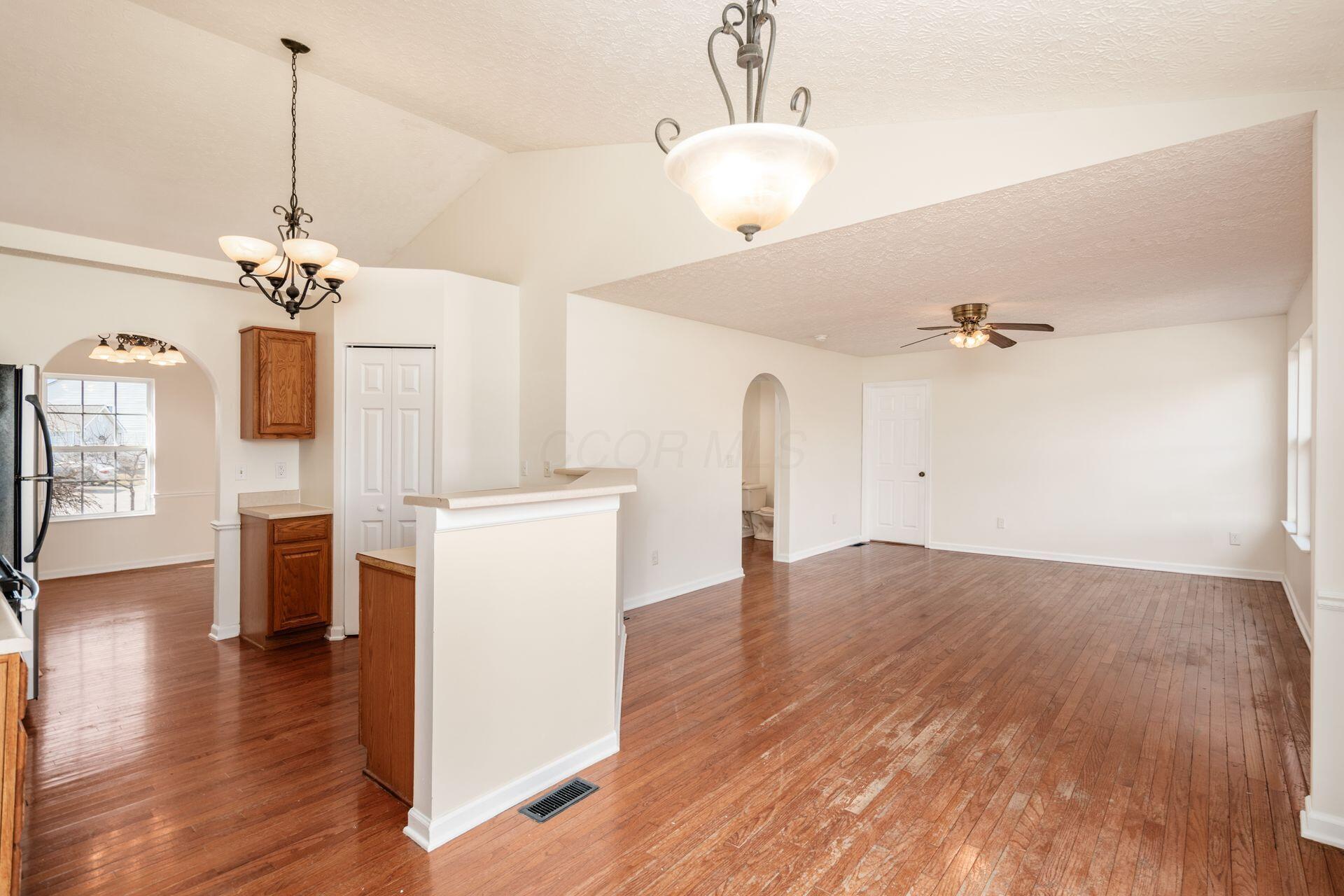 3242 Herr Drive, Groveport, Ohio image 8