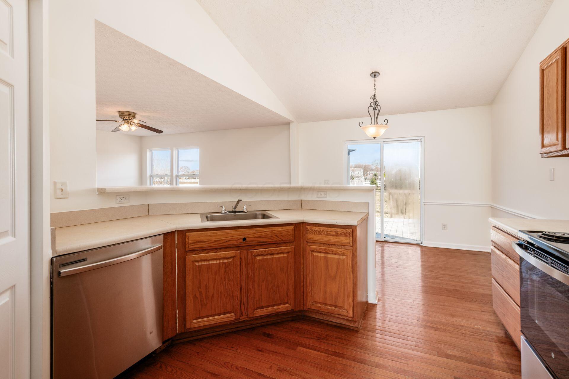 3242 Herr Drive, Groveport, Ohio image 14