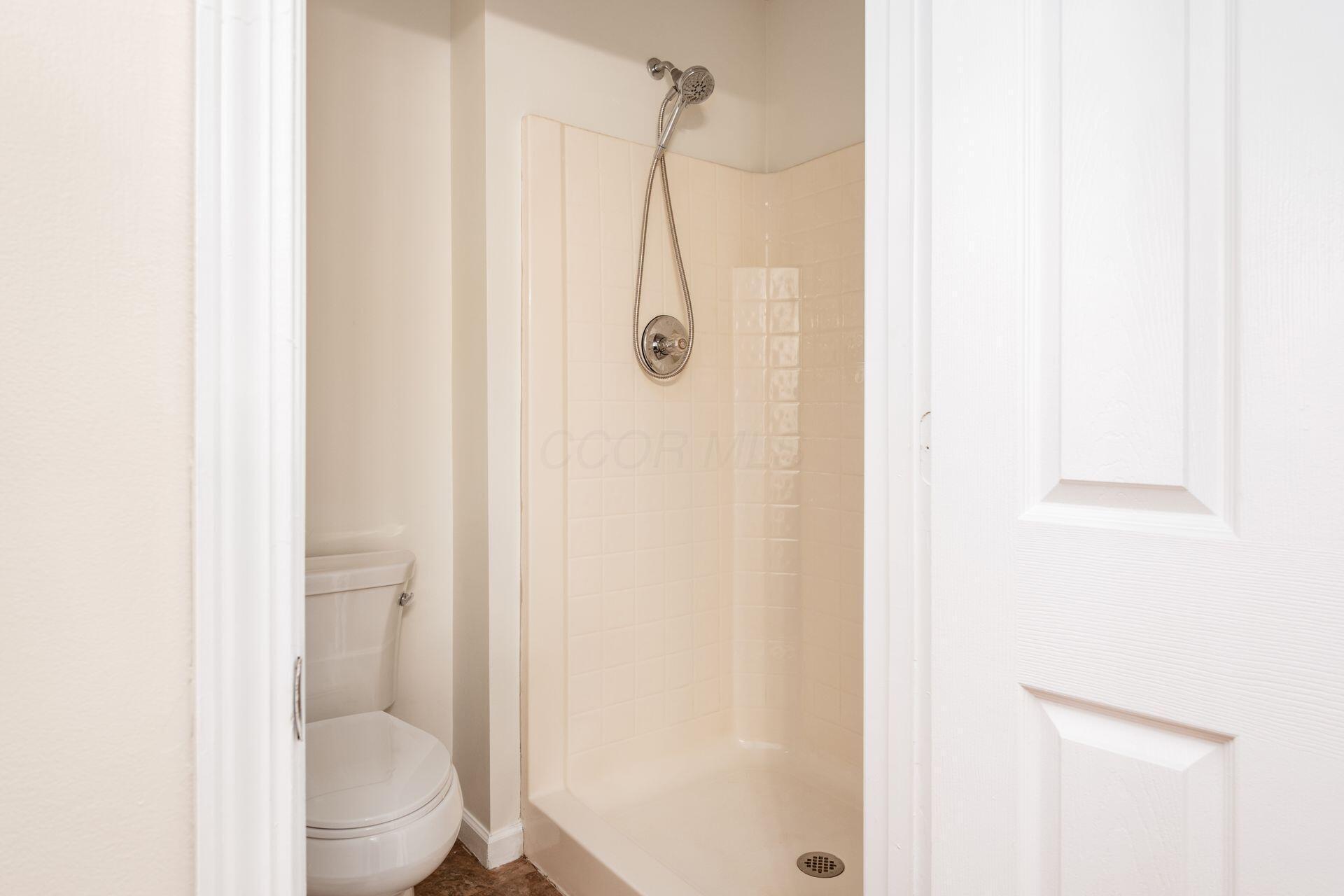 3242 Herr Drive, Groveport, Ohio image 32