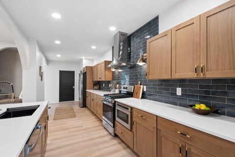 Tiny photo for 486 E Whittier Street, Columbus, OH 43206 (MLS # 226037318)