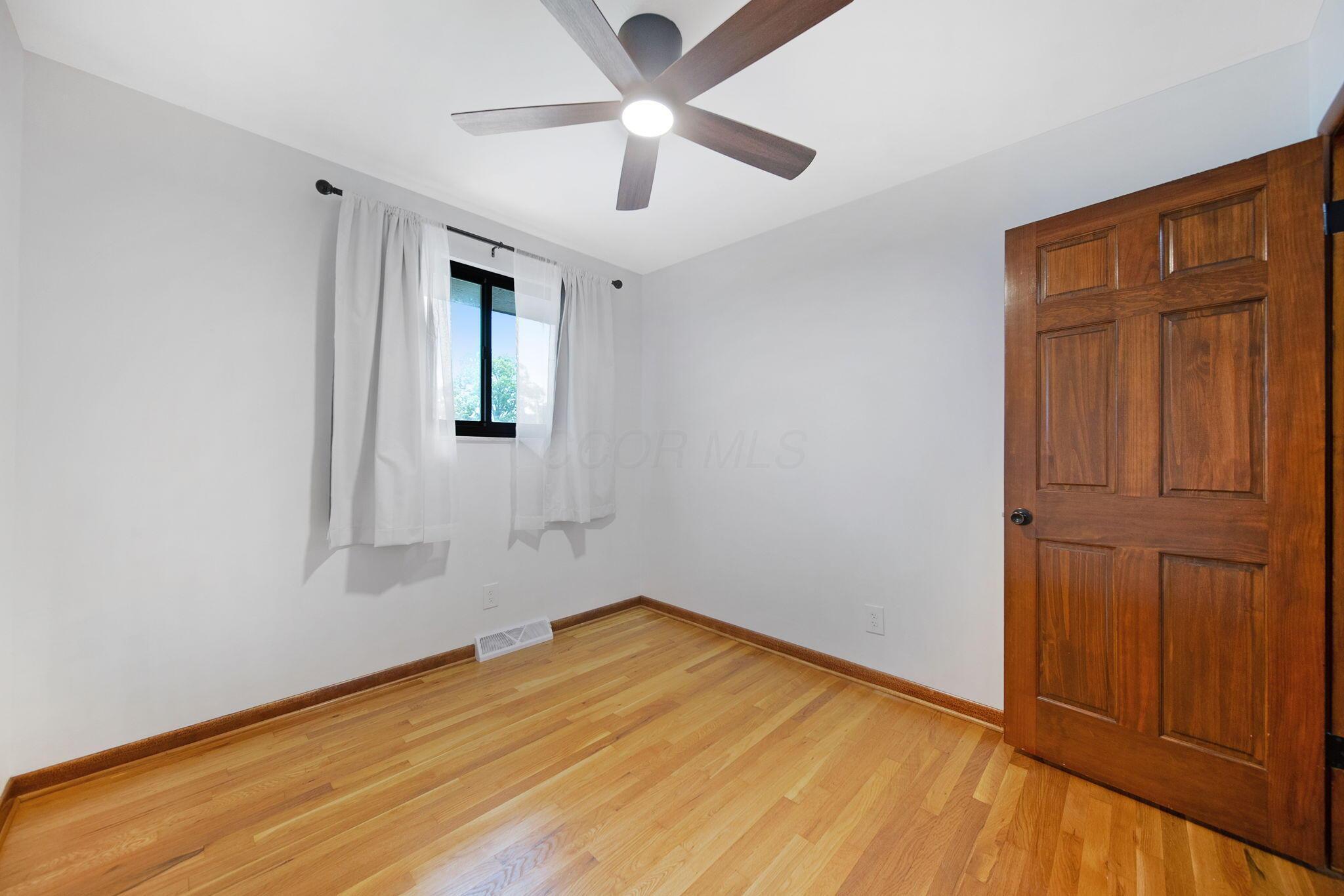 1345 Molly Lane, Columbus, Ohio image 12