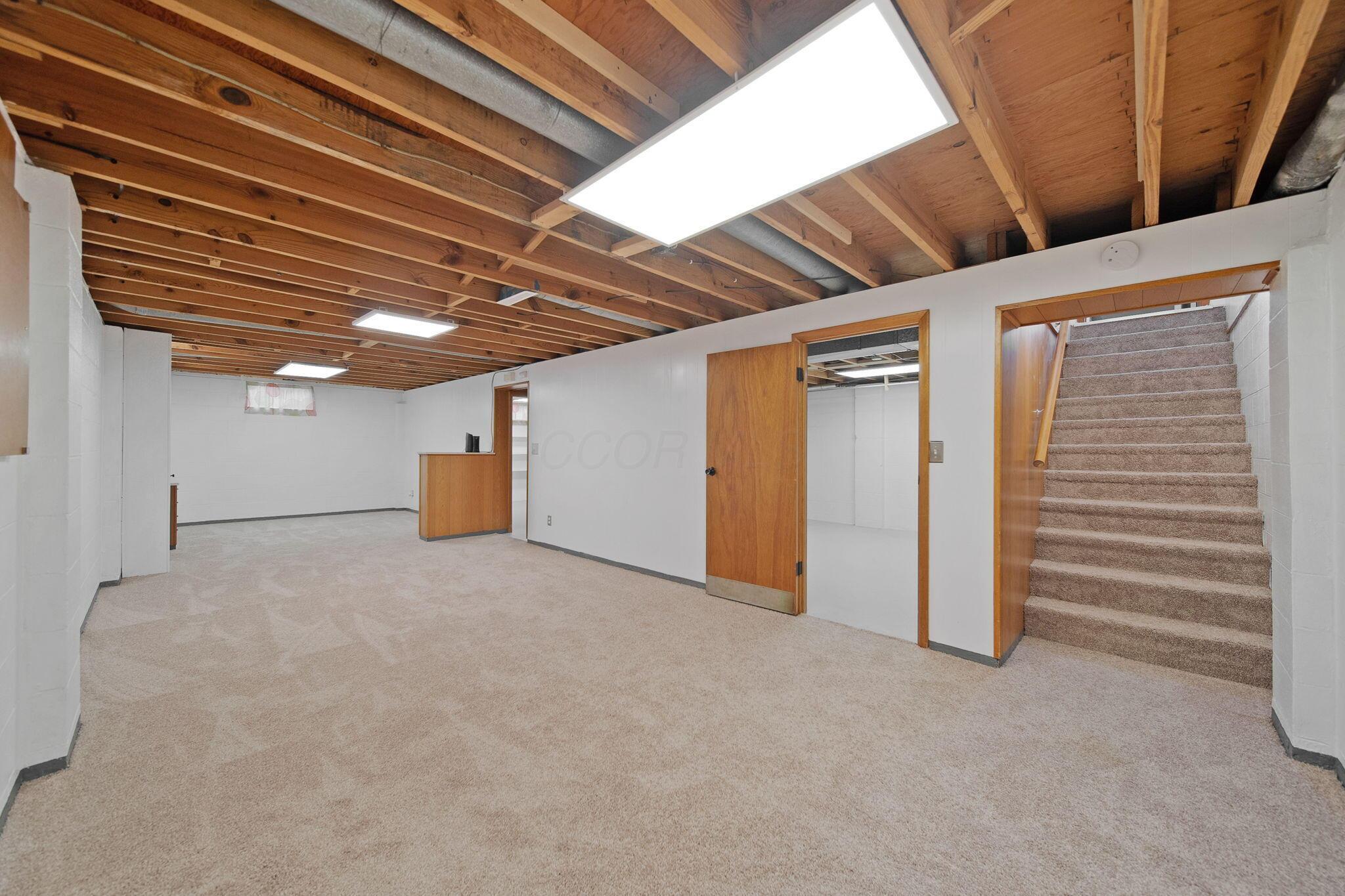 1345 Molly Lane, Columbus, Ohio image 17