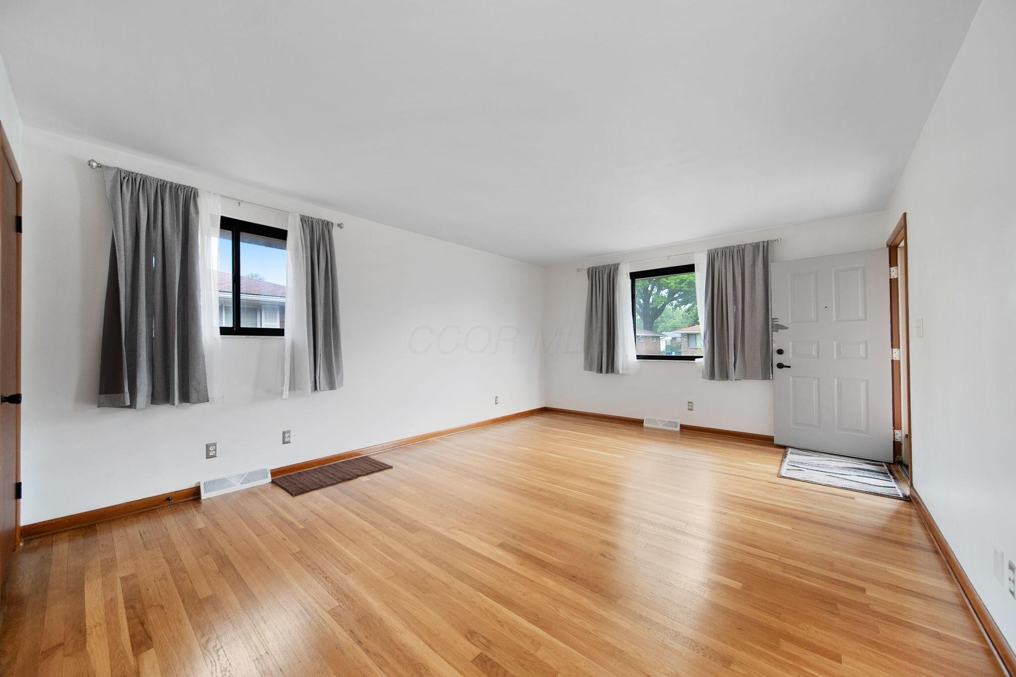 1345 Molly Lane, Columbus, Ohio image 6