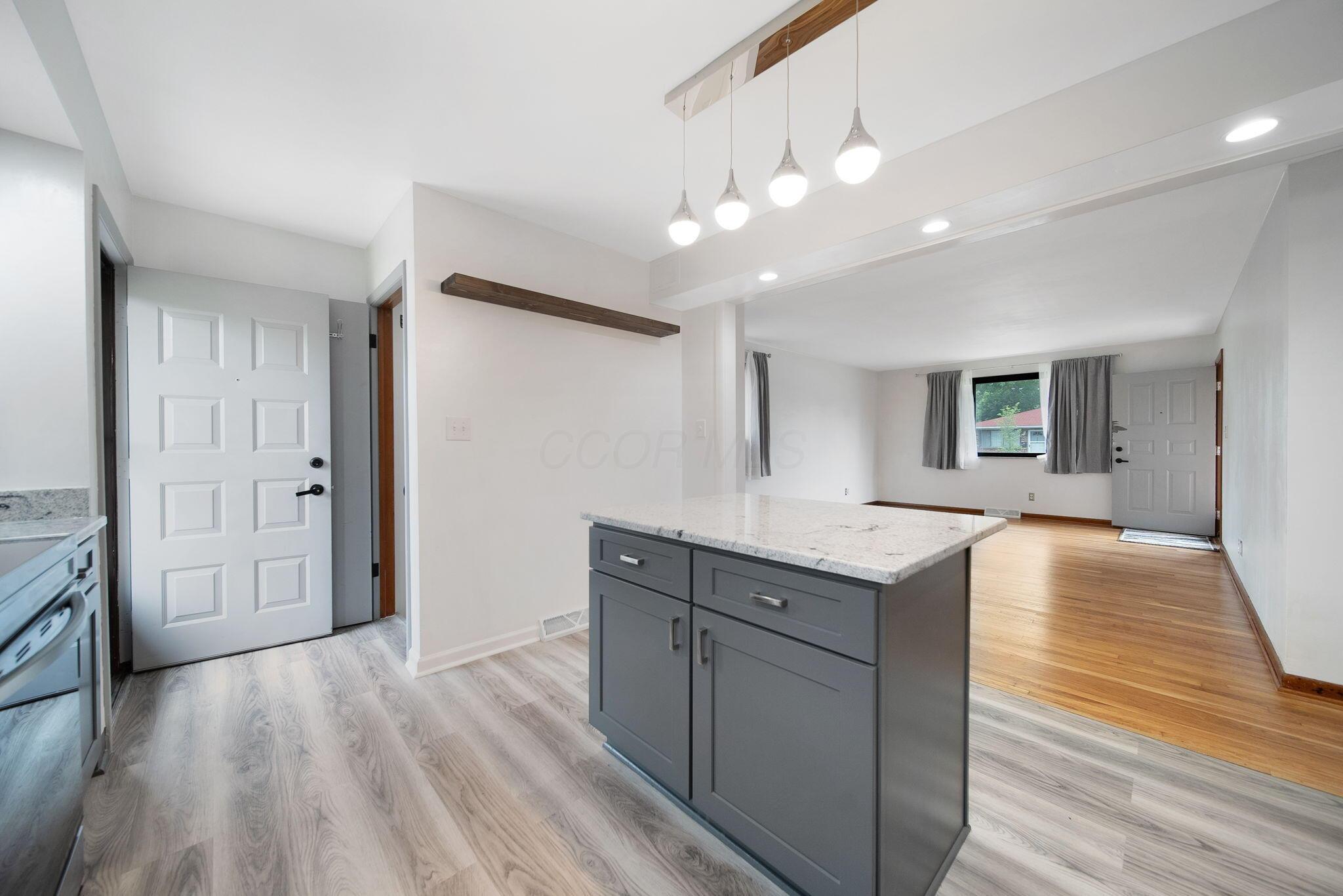 1345 Molly Lane, Columbus, Ohio image 14