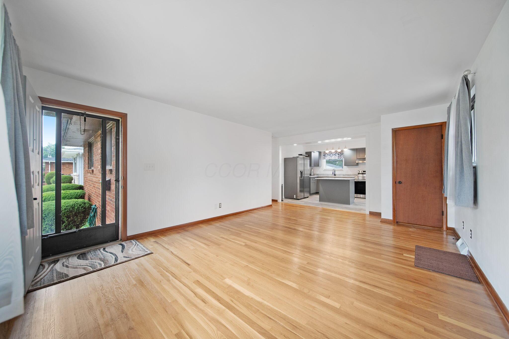 1345 Molly Lane, Columbus, Ohio image 8