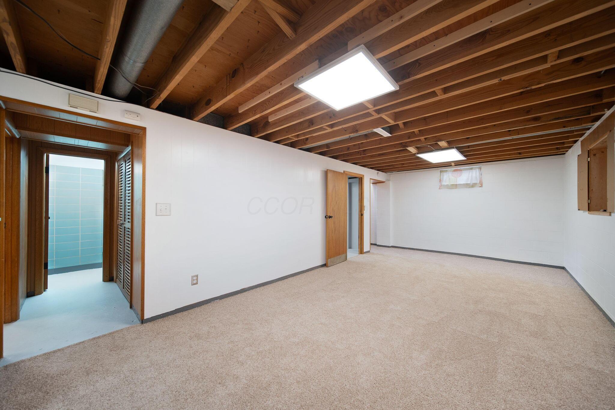 1345 Molly Lane, Columbus, Ohio image 19