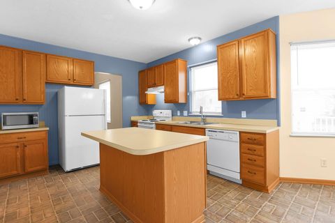 Tiny photo for 817 Bent Oak Drive, Blacklick, OH 43004 (MLS # 226000730)