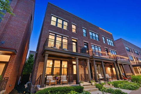 Photo of 282 Neruda Avenue, Columbus, OH 43215 (MLS # 226006668)