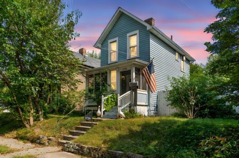 Photo of 1756 Bruck Street, Columbus, OH 43207 (MLS # 225036648)