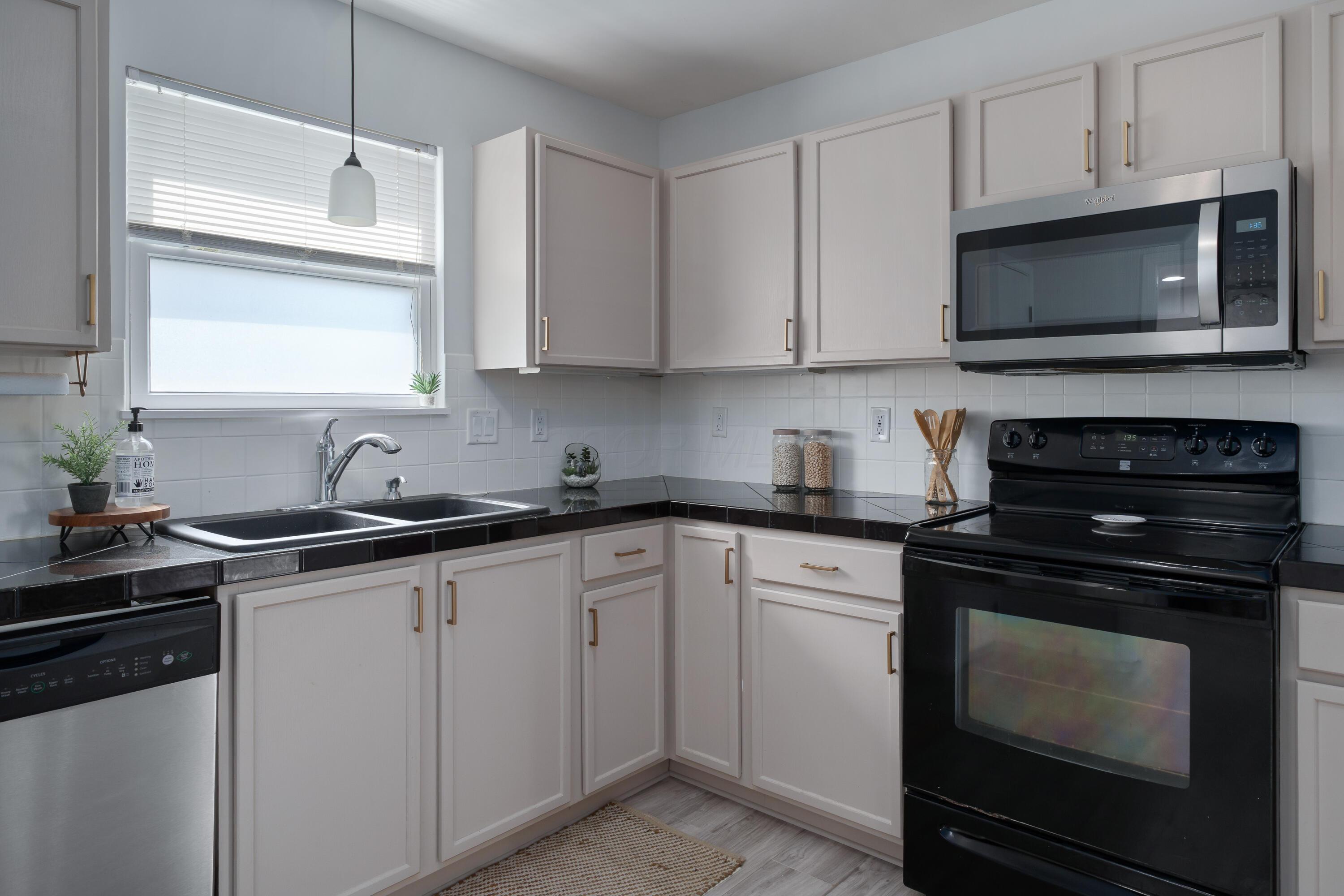 8275 Carano Way, Columbus, Ohio image 16