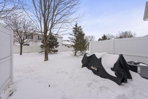 Tiny photo for 6682 Lagrange Drive 48B #48B, Canal Winchester, OH 43110 (MLS # 226003243)
