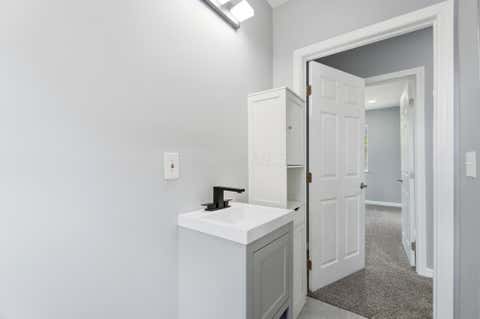 Tiny photo for 103 N Jones Avenue 5 #5, Columbus, OH 43222 (MLS # 226022989)