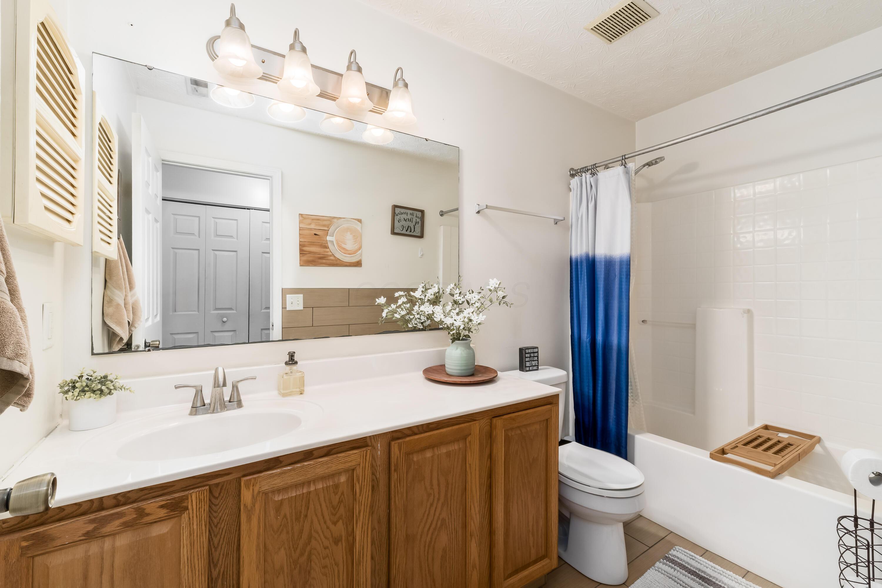 2886 Sussex Pl Drive, Grove City, Ohio image 23