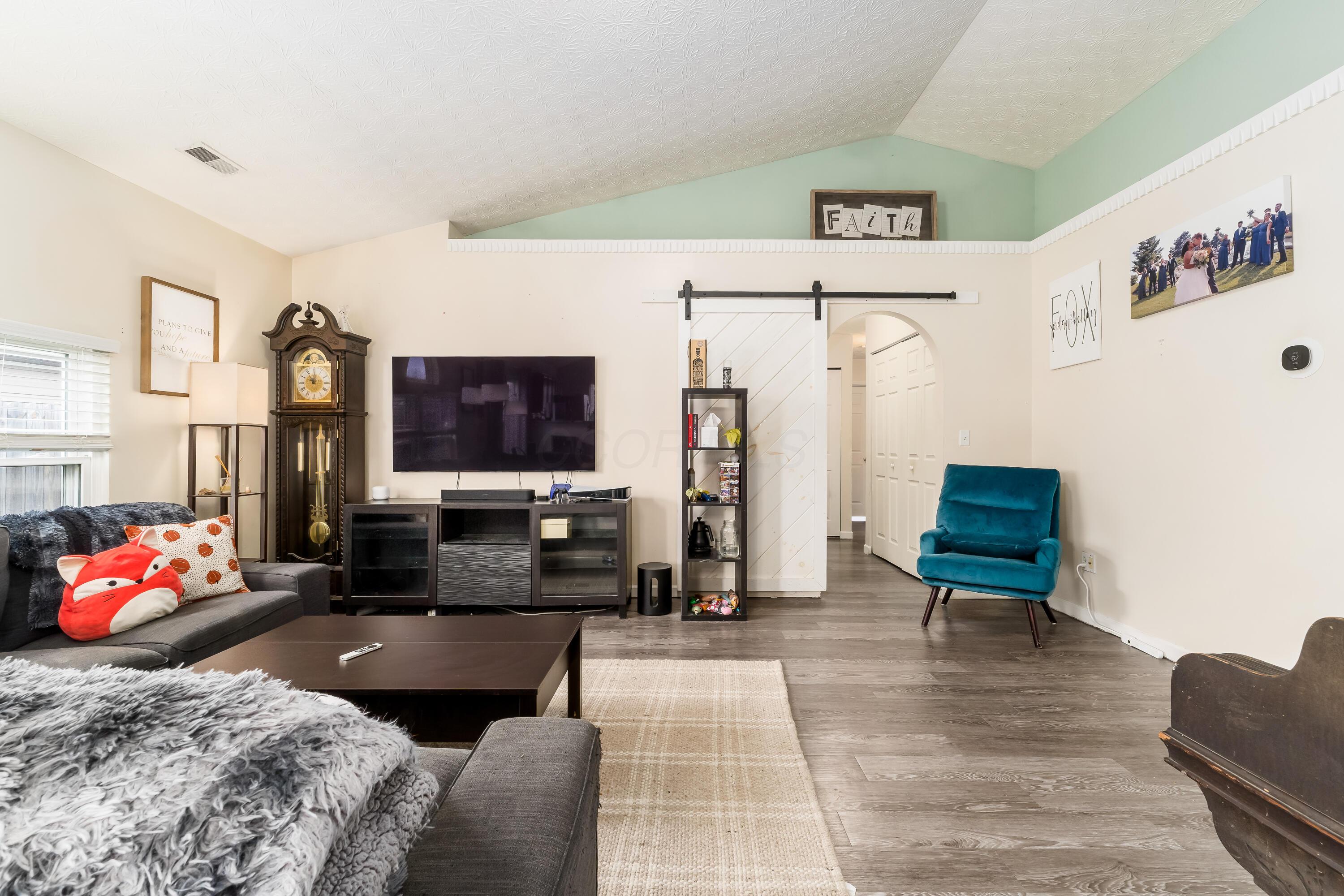 2886 Sussex Pl Drive, Grove City, Ohio image 16