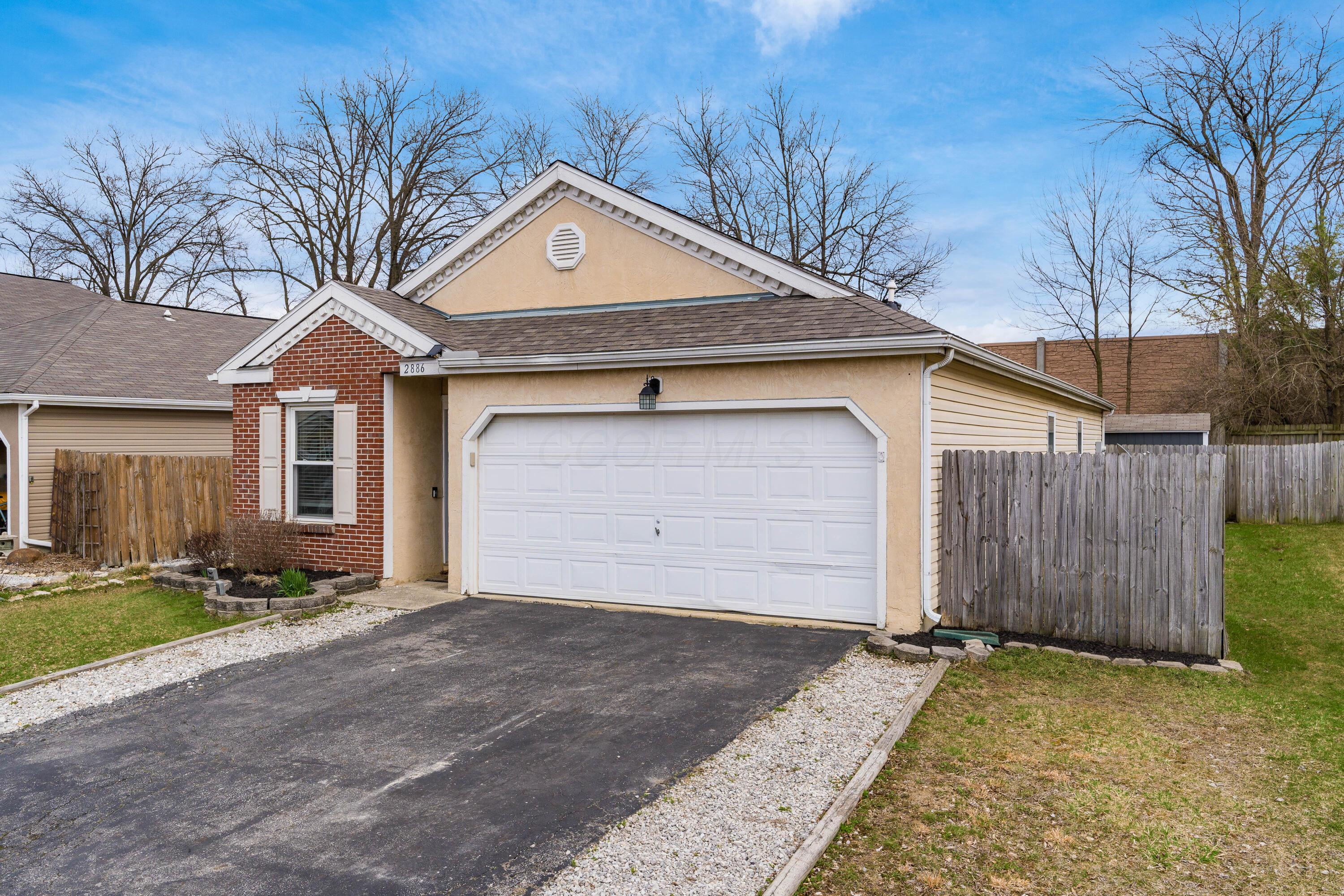 2886 Sussex Pl Drive, Grove City, Ohio image 2