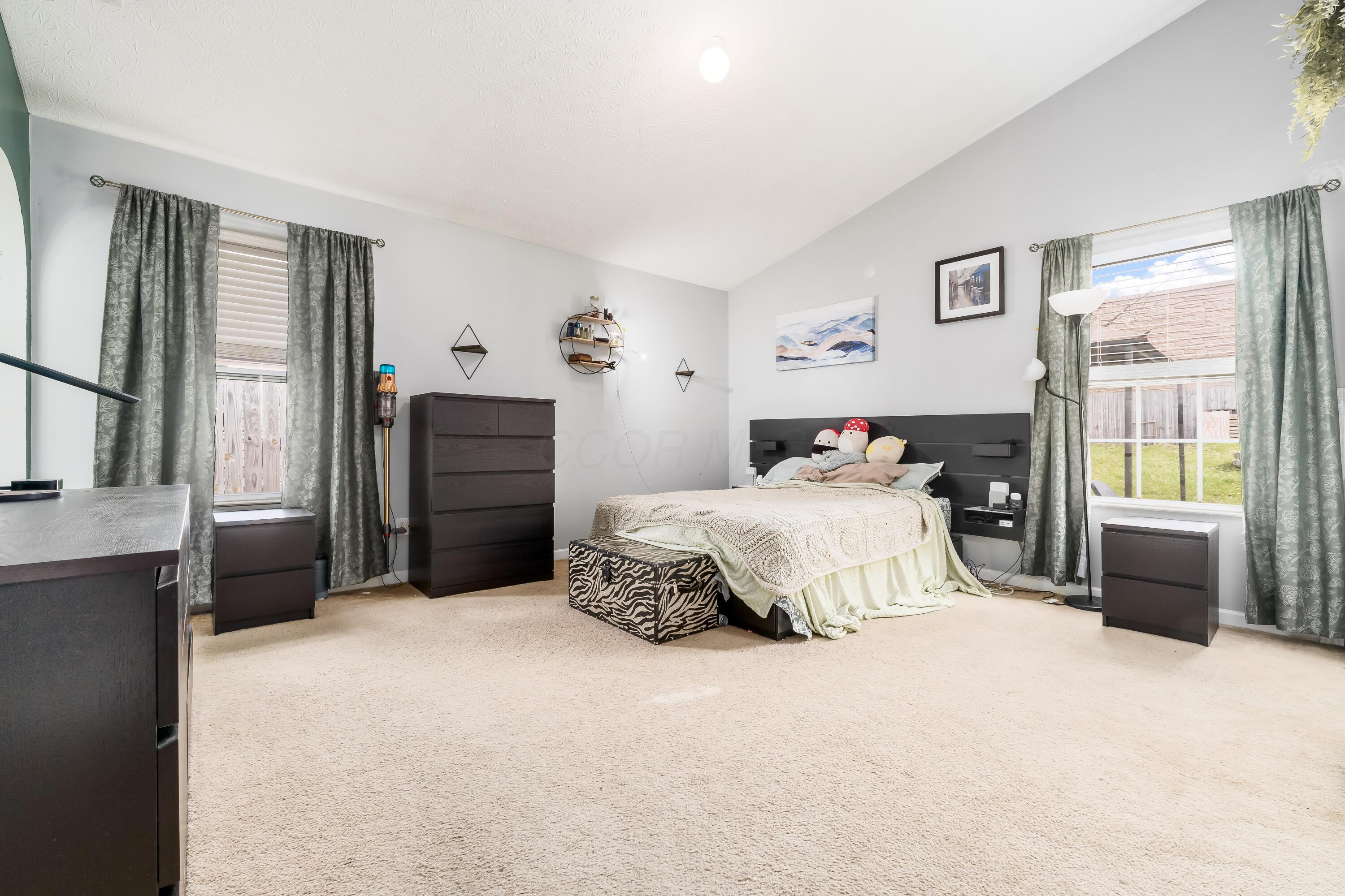 2886 Sussex Pl Drive, Grove City, Ohio image 24