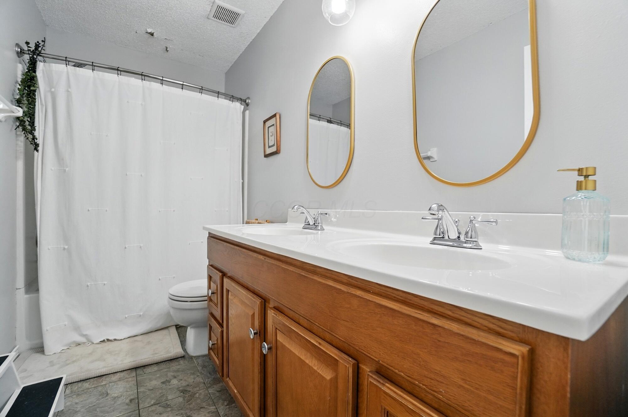 4936 Silver Bow Drive, Hilliard, Ohio image 19