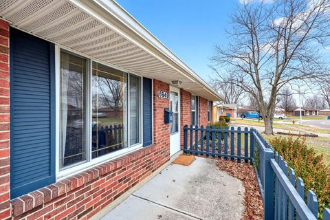 Tiny photo for 6949 Shellcross Drive, Dayton, OH 45424 (MLS # 226000843)