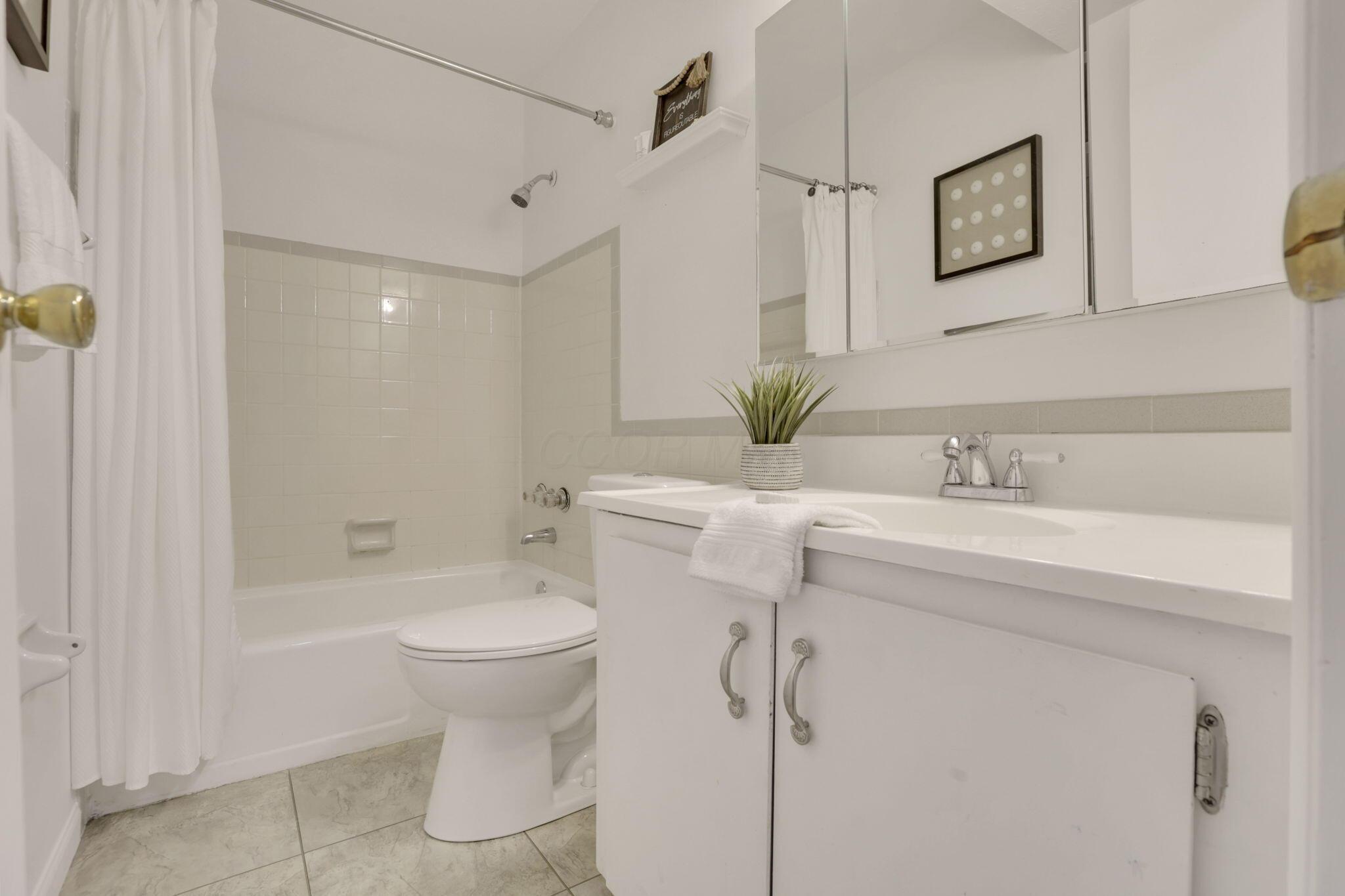 1760 Willoway Circle, Columbus, Ohio image 11