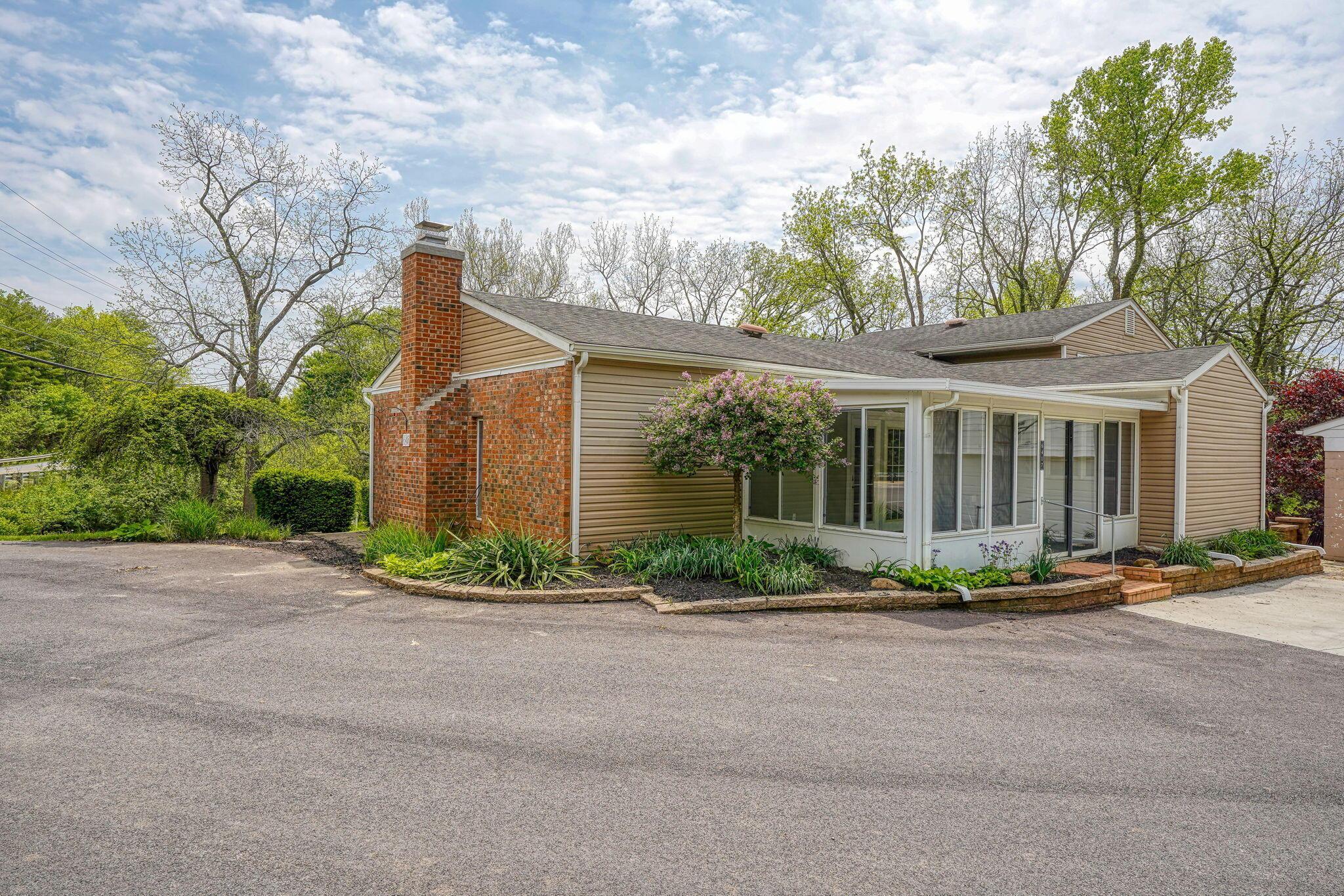 6417 London Groveport Road, Grove City, Ohio image 3