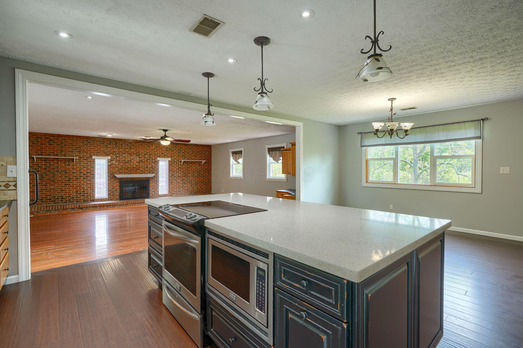 6417 London Groveport Road, Grove City, Ohio image 16