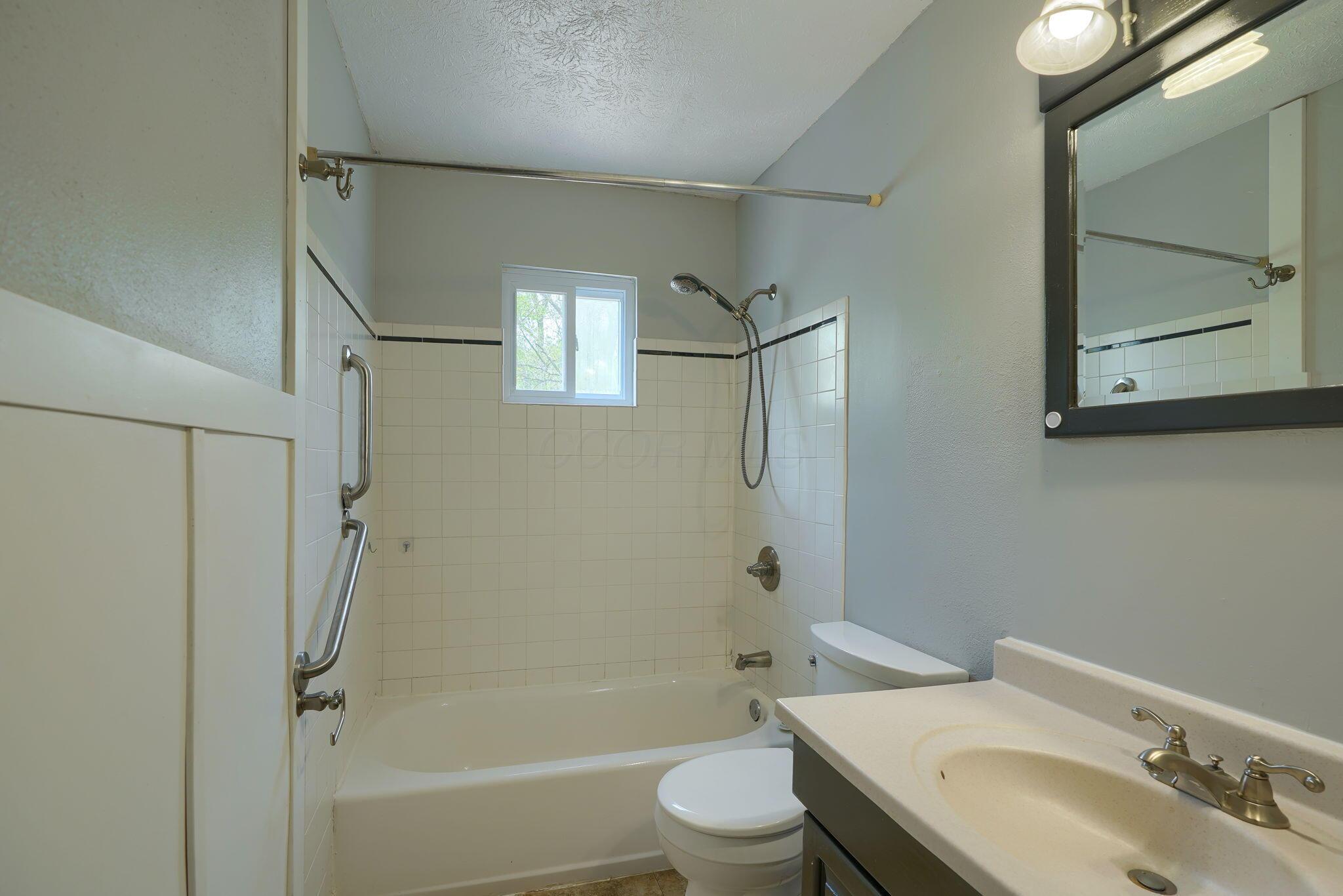 6417 London Groveport Road, Grove City, Ohio image 24