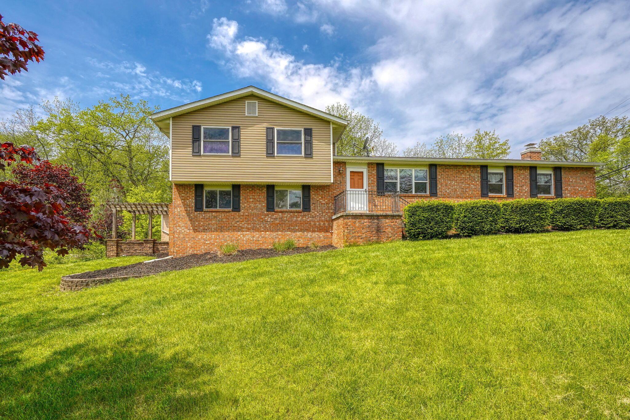 6417 London Groveport Road, Grove City, Ohio image 1
