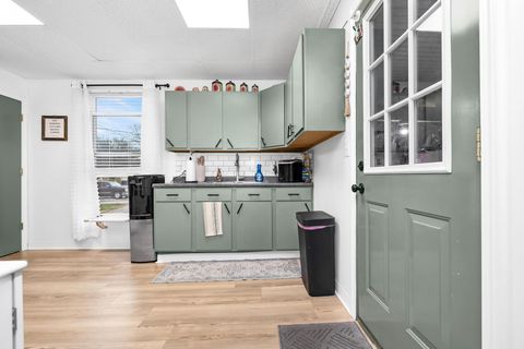 Tiny photo for 504 N Main Street, Bellefontaine, OH 43311 (MLS # 226007303)