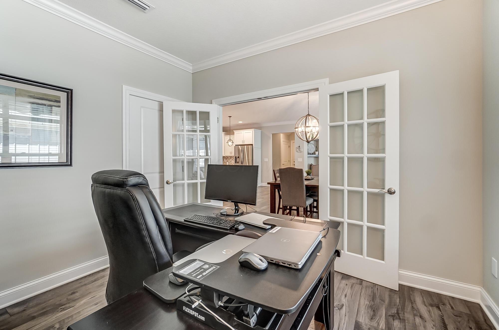 5717 Lark Drive, Hilliard, Ohio image 21
